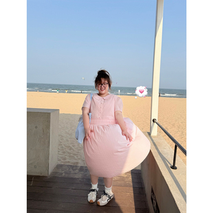 娃娃领收腰裙子 老章和小胖PONGKIKI重工粉甜连衣裙女夏微胖大码