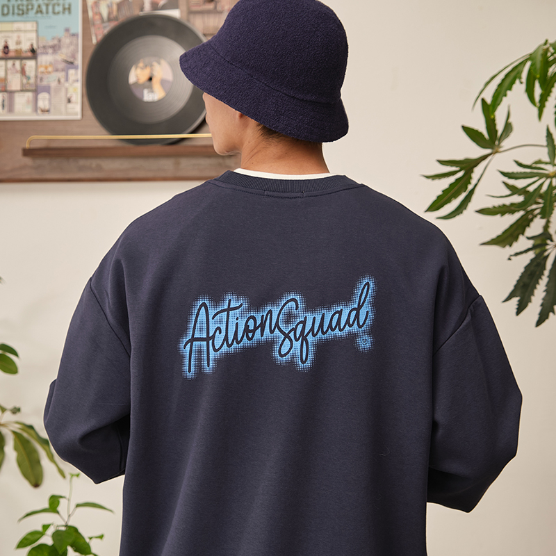 多色刺绣印花圆领卫衣