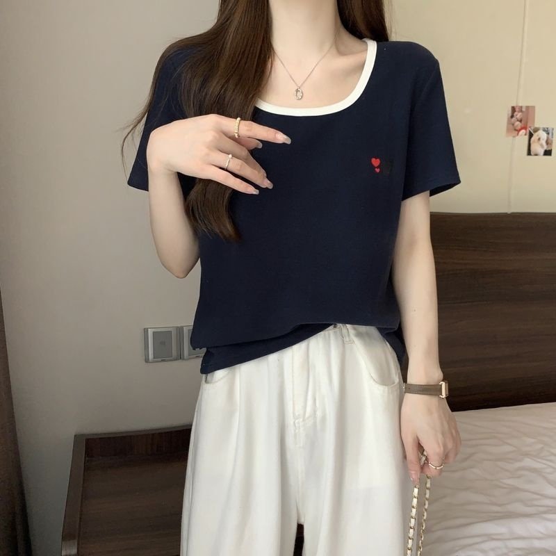 微胖显瘦方领正肩短袖夏季胖妹妹200斤t恤女宽松大码遮肉洋气上衣