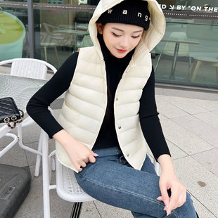 2025新款轻薄羽绒服女短款连帽马甲女百搭保暖秋冬马夹背心超轻便