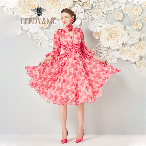 LEEDY＆ME粉色印花V领修身连衣裙