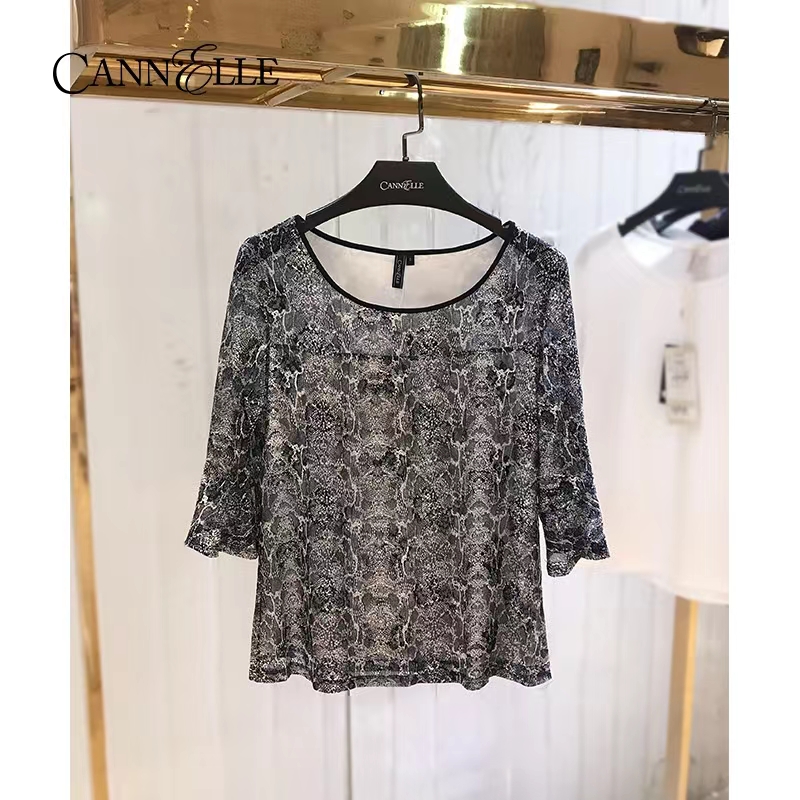 Cannelle喇叭袖蕾丝印花上衣女士