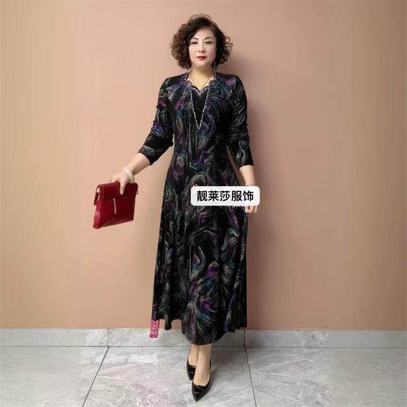 2025年春装新款高档端庄贵夫人重工钉珠连衣裙时尚减龄中年妈妈装