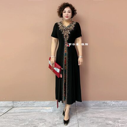 专柜同款中年妈妈夏季短袖大码南韩丝弹力镶钻收腰显瘦长款连衣裙