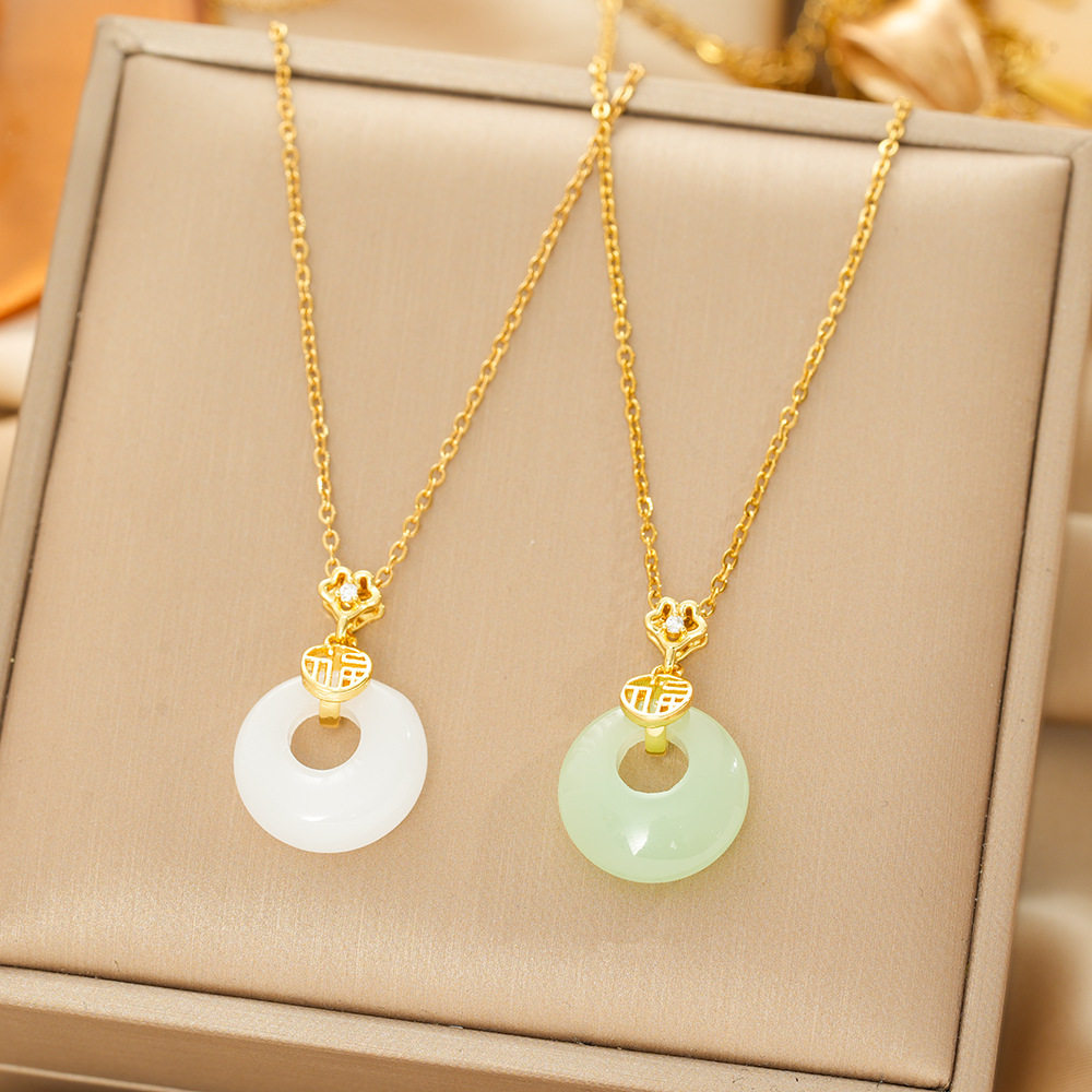 新中式仿和田玉平安扣吊坠项链女款绿玉髓石简约小众高级感锁骨链