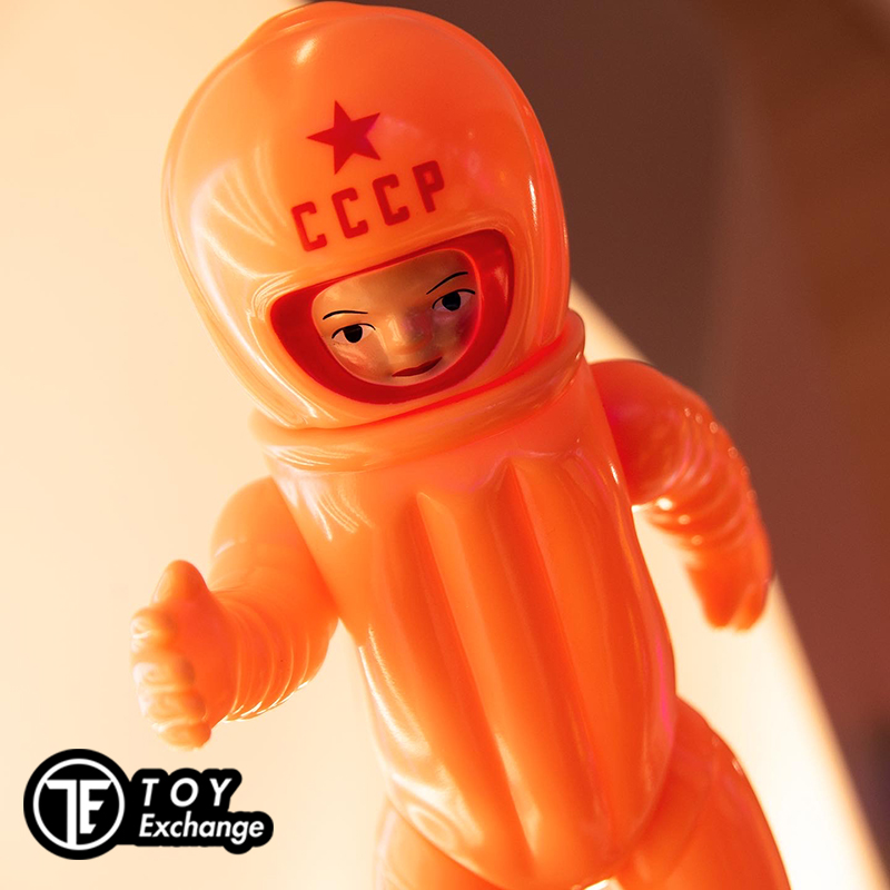 AwesomeToy橙色太空人Sofubi