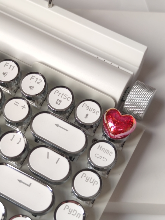 手工红色爱心蒸汽朋克机械键盘键帽个性雾透明方形白色十字轴可用