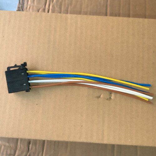 汕德卡仪表台开关插头豪沃TX豪瀚德龙H3000翘板开关接头带线8孔线