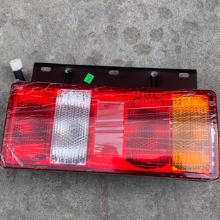 适配中国重汽豪沃轻卡悍将统帅王系四米二高栏平板货车后尾灯灯泡