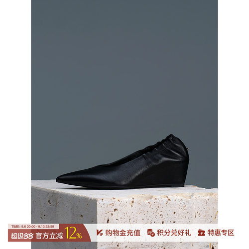 LUCIATACCI线条感坡跟尖头单鞋