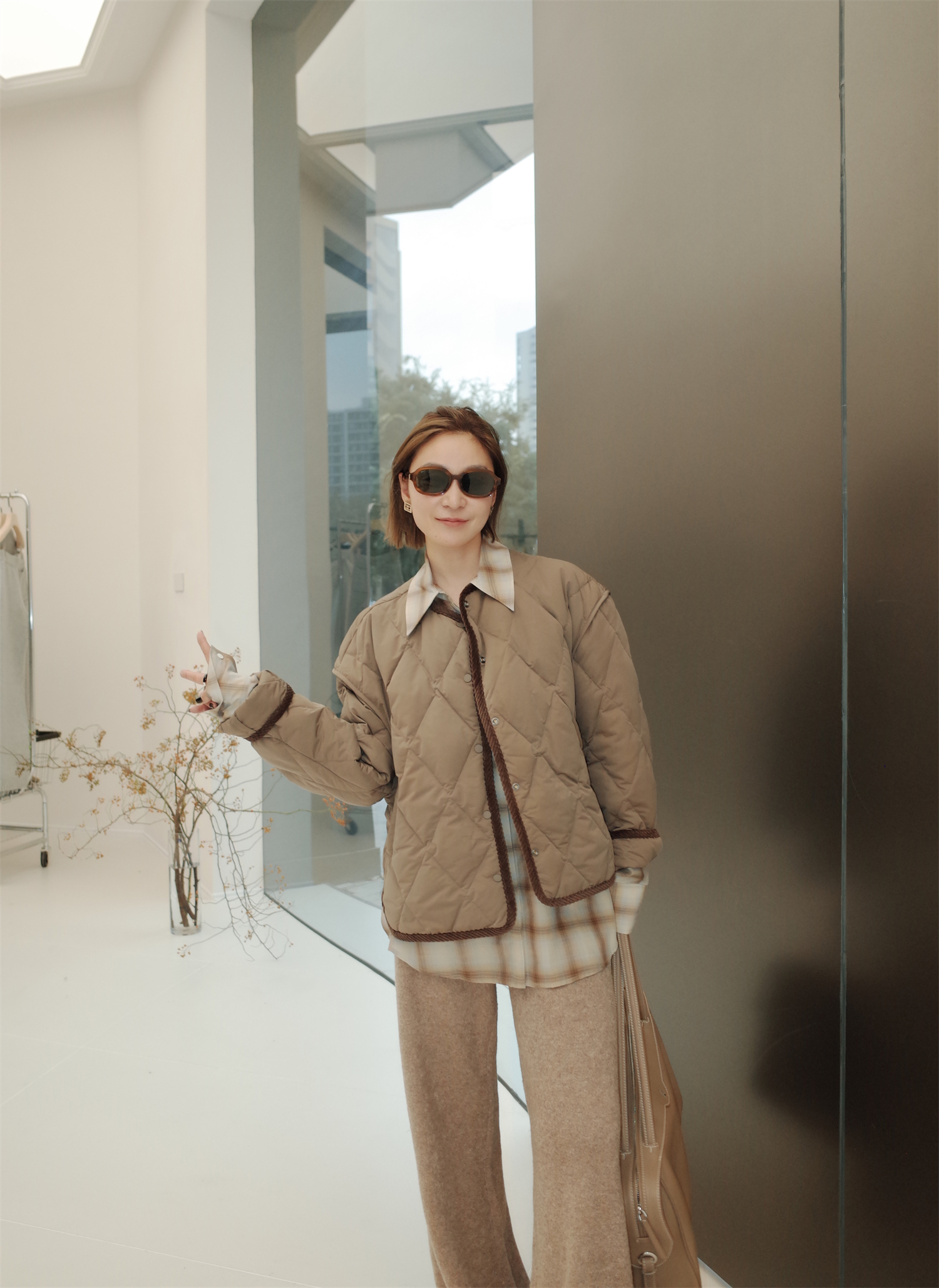 YOEYYOU圆领落肩羽绒服