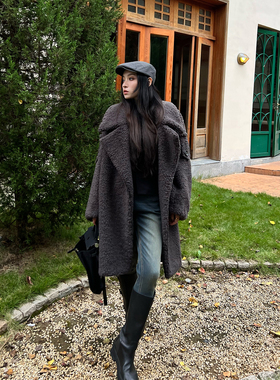 EO 设计师品牌 25秋冬新款 宽松廓形翻领毛绒大衣 SOLSOL买手店