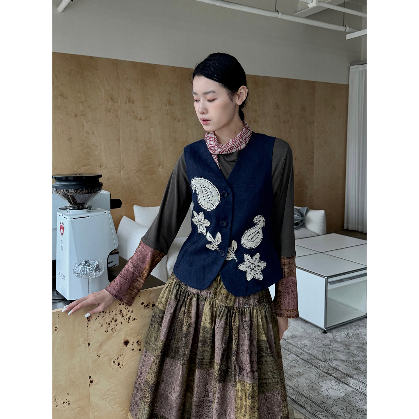 RAWSTONE秋冬小花树叶流苏马甲