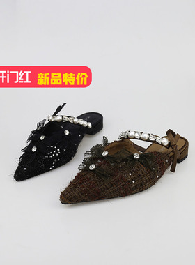 可媚正品2025新夏款尖头小香钻蕾丝布面一字扣带拖鞋KB25642-385