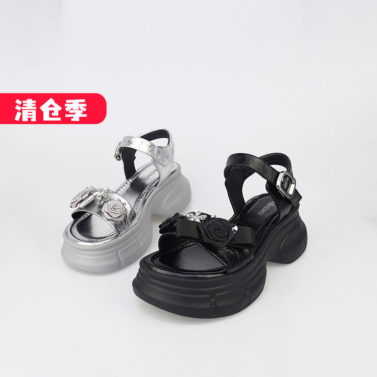 特价II可媚夏款金属牛皮花饰蝴蝶结厚底脚腕绊带凉鞋女KB25631-16