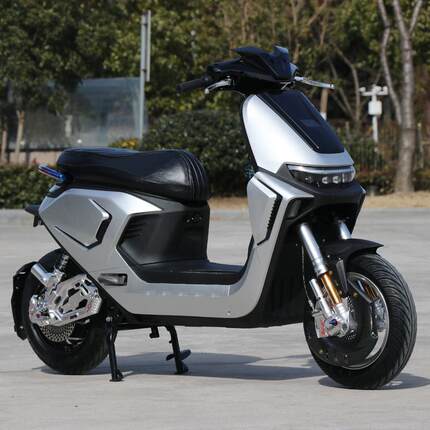 2025新款牛M95C电动车72V电摩外卖大功率锂电长续航高速电动摩托