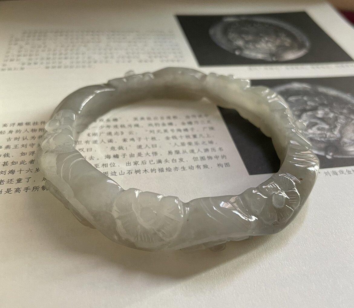 天然正品和田玉青海烟紫雕花手镯女玉镯子玉石高端