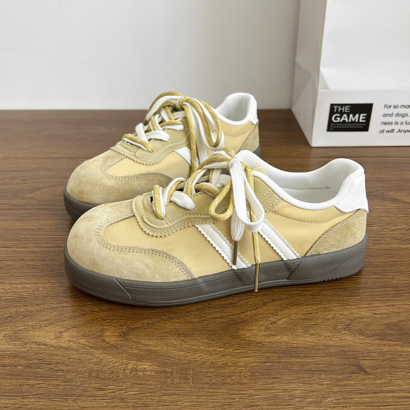 卷毛高黄色软底不累脚百搭休闲运动阿甘板鞋2025秋冬新款女德训鞋,女鞋,德训鞋,淘宝优惠券,粉丝福利购,淘宝优惠卷