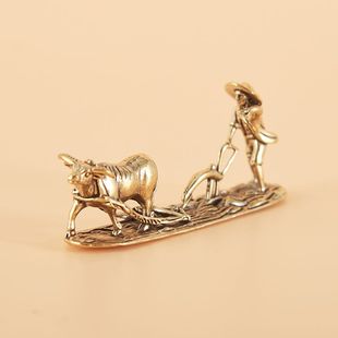 黄铜老农与牛国潮劳动人民茶宠桌宠铜雕手把件金属工艺品装 饰摆件
