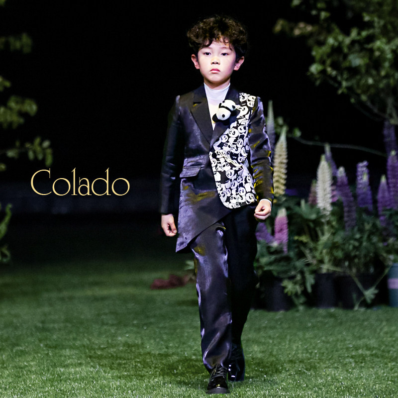 colado扣诺儿童熊猫个性男童礼服模特走秀钢琴表演主持人西装套装