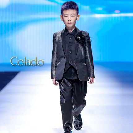 Colado扣诺男童礼服钢琴演出服小主持人表演儿童黑色西装马甲定制
