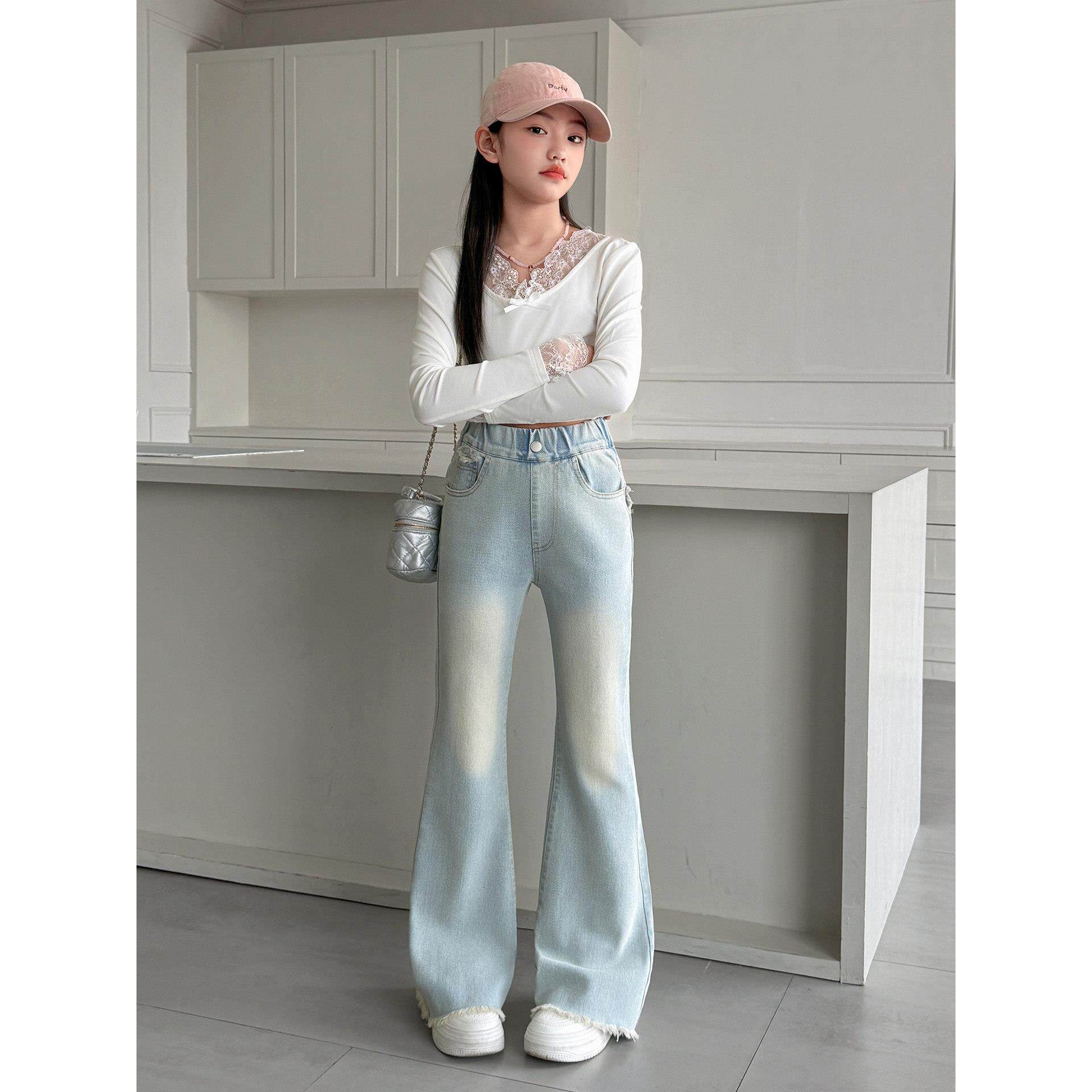 女童2026喇叭裤洋气牛仔长裤春款修身微喇裤毛边女孩新款儿童弹力