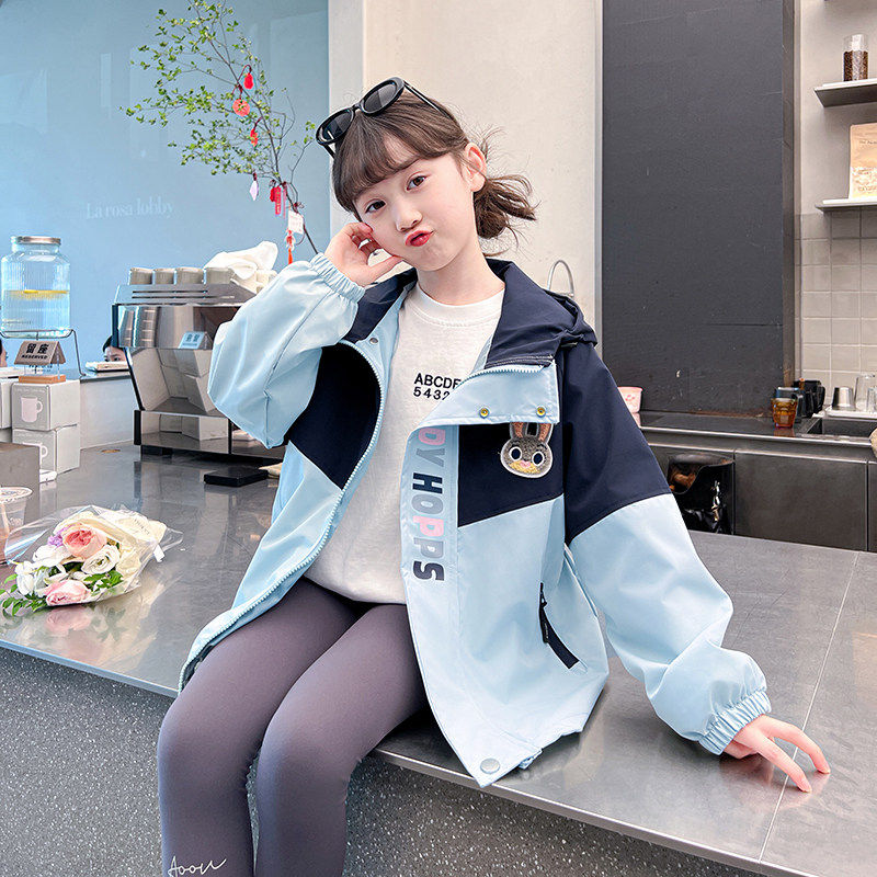 女孩秋装2025女童洋气连帽夹克冲锋衣春秋季上衣儿童新款兔子外套