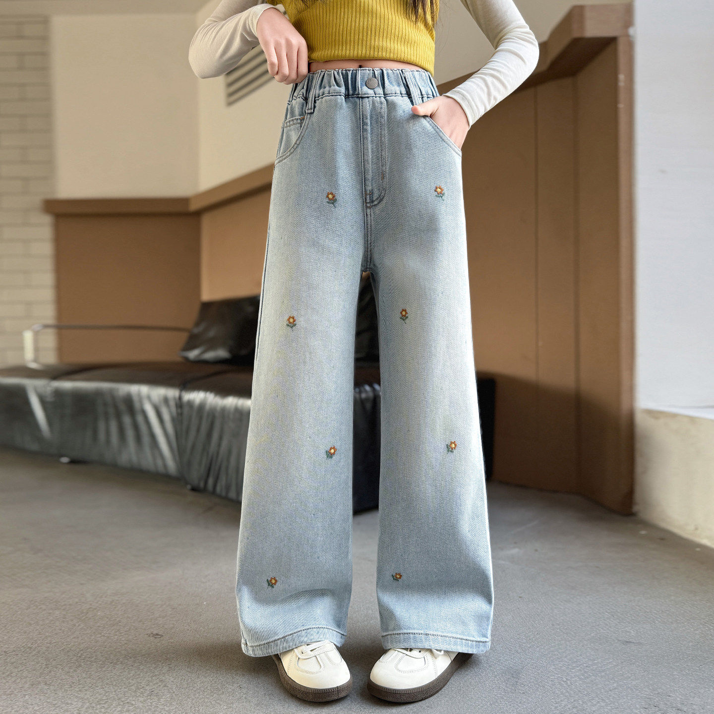 裤子阔直筒女童春秋裤儿童腿浅色春2026牛仔裤洋气新款中大童好看