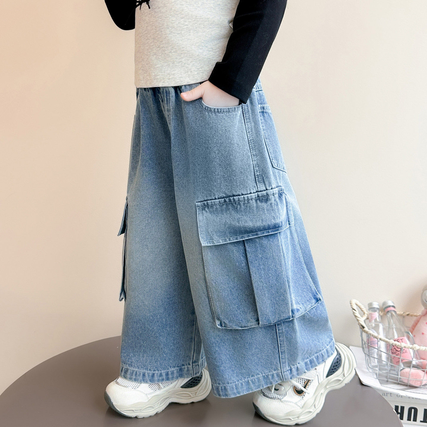 洋气儿童2026春装好看裤子宝宝超女童工装阔腿春季新款牛仔裤裤女