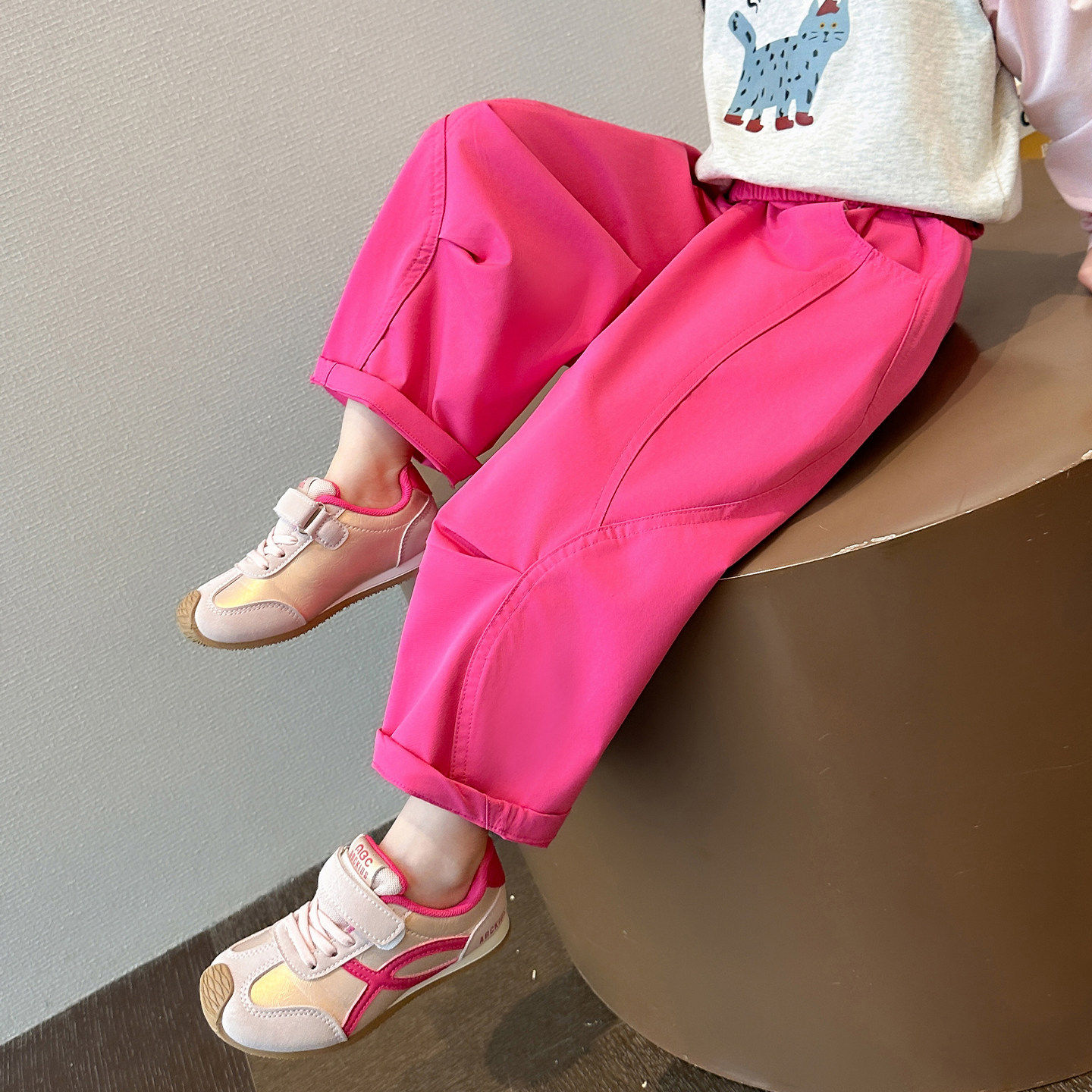 女裤春季子女童2026春装春秋宝宝折叠休闲裤弯刀工装裤新款款儿童