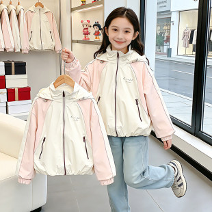 款外套春秋冲锋衣新款女童大童春装连帽2026春季上衣洋气女孩儿童