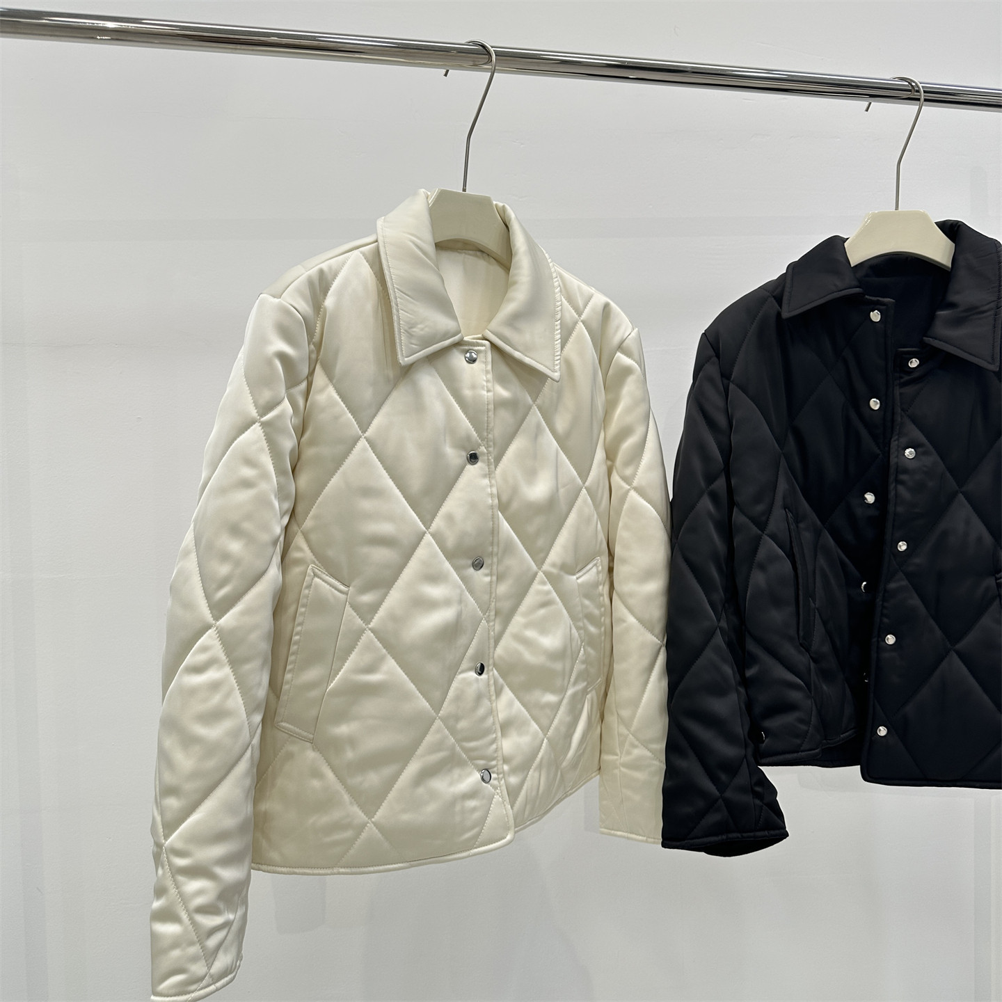 菱格纹绗缝小香风短外套2025秋冬新加厚仿醋酸亮面气质翻领棉服女,女装/女士精品,棉衣/棉服,淘宝优惠券,粉丝福利购,淘宝优惠卷