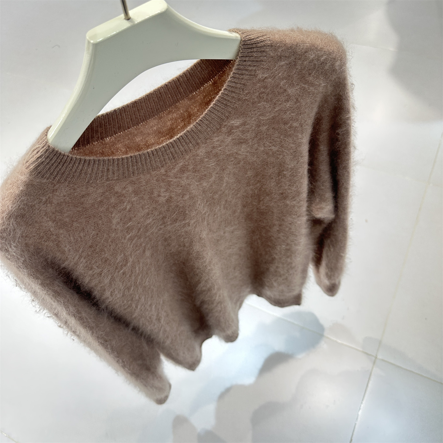 高级感无缝一体羊毛拉毛针织衫女秋冬日常通勤气质宽松山羊绒毛衣