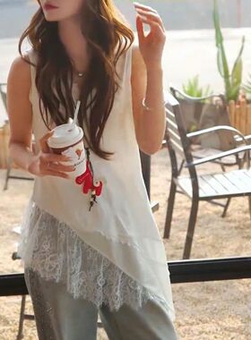 不规则蕾丝拼接无袖背心上衣女夏季2026超火减龄设计感T恤打底衫