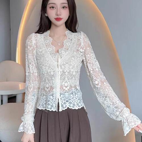 复古V领内搭蕾丝衫女春秋新款设计感休闲宽松显瘦百搭打底衫上衣