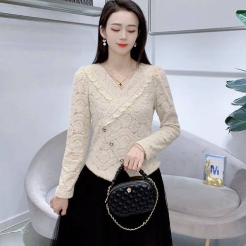 法式V领蕾丝打底衫女2025秋季新款洋气时尚修身显瘦百搭内搭上衣