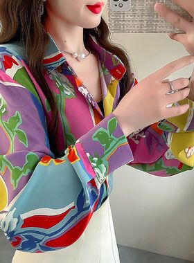 春装韩版时尚撞色衬衫设计感高级翻领衬衣洋气碎花长袖雪纺上衣女
