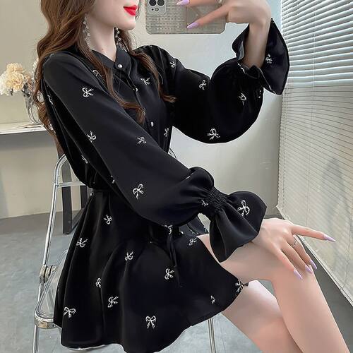 甜美碎花荷叶袖上衣女显瘦中长款系带收腰衬衫时尚独特漂亮小衫秋