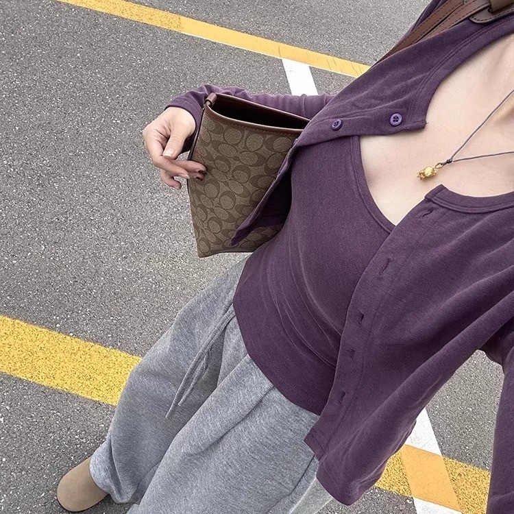 两件套紫色吊带外搭开衫女士高级感早秋流行穿搭短款修身长袖上衣图片