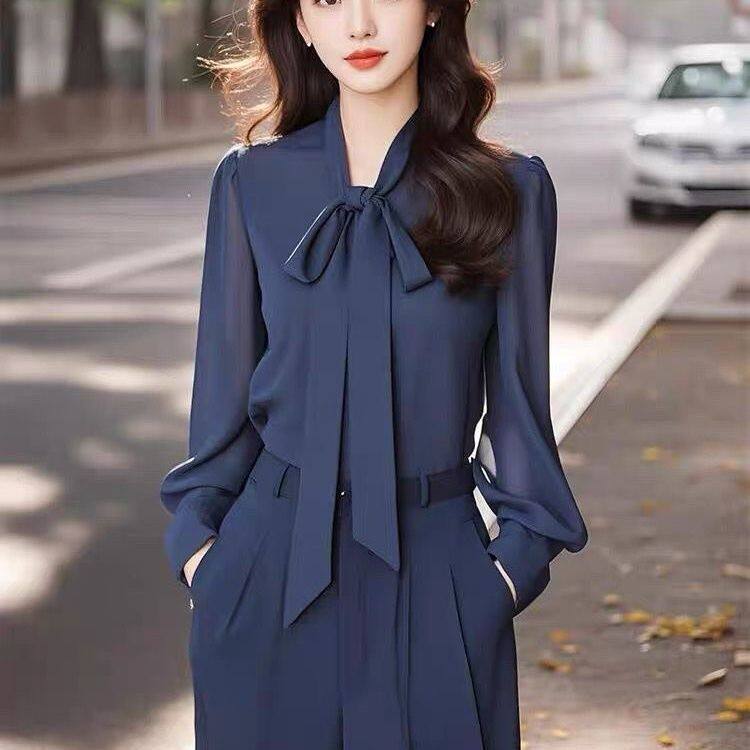 罗芬面料故事旗舰店轻熟时尚小众干练气质蓝色衬衫搭配裤子秋款图片