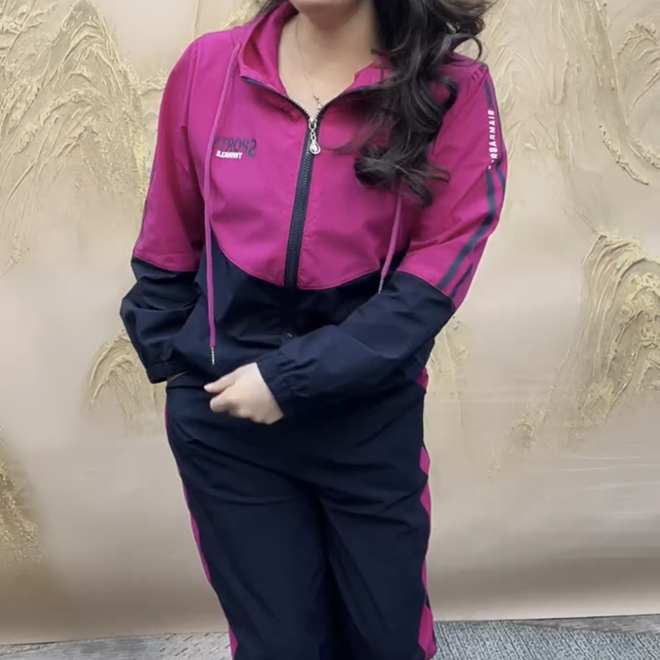 时尚套装女2025春季新款爆款宽松休闲运动连帽拉链套装上衣+裤子