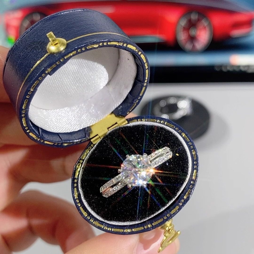 星选时尚女戒指PT950银镀金钻戒