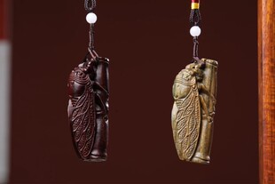 绿檀手把件一鸣惊人 手工木雕工艺品金蝉抱竹木质竹节夏蝉把玩件