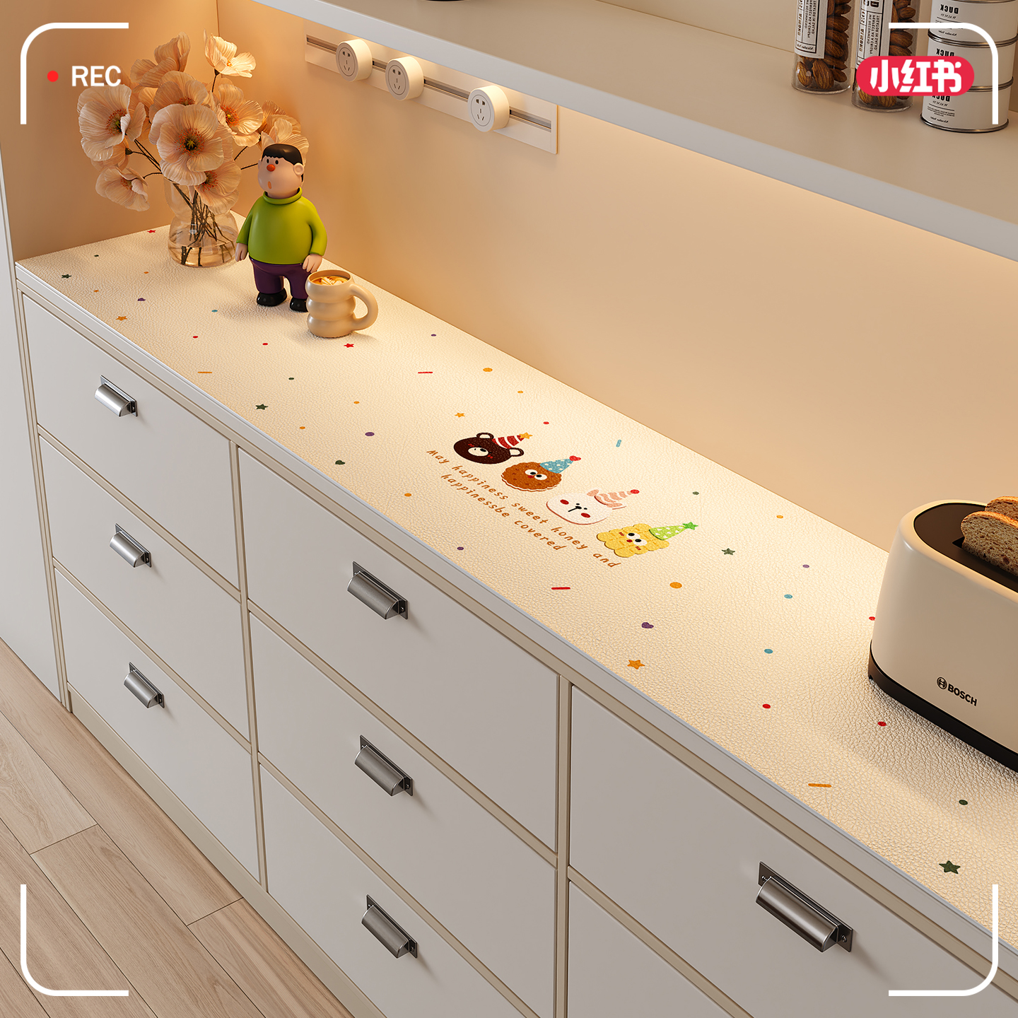 2025新款轻奢卡通餐边柜垫