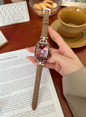 适用iwatch8表带苹果手表7代表带applewatch65432/se真皮质表带D字扣柔软细款高级44/45/40/41mm秋冬女生新款