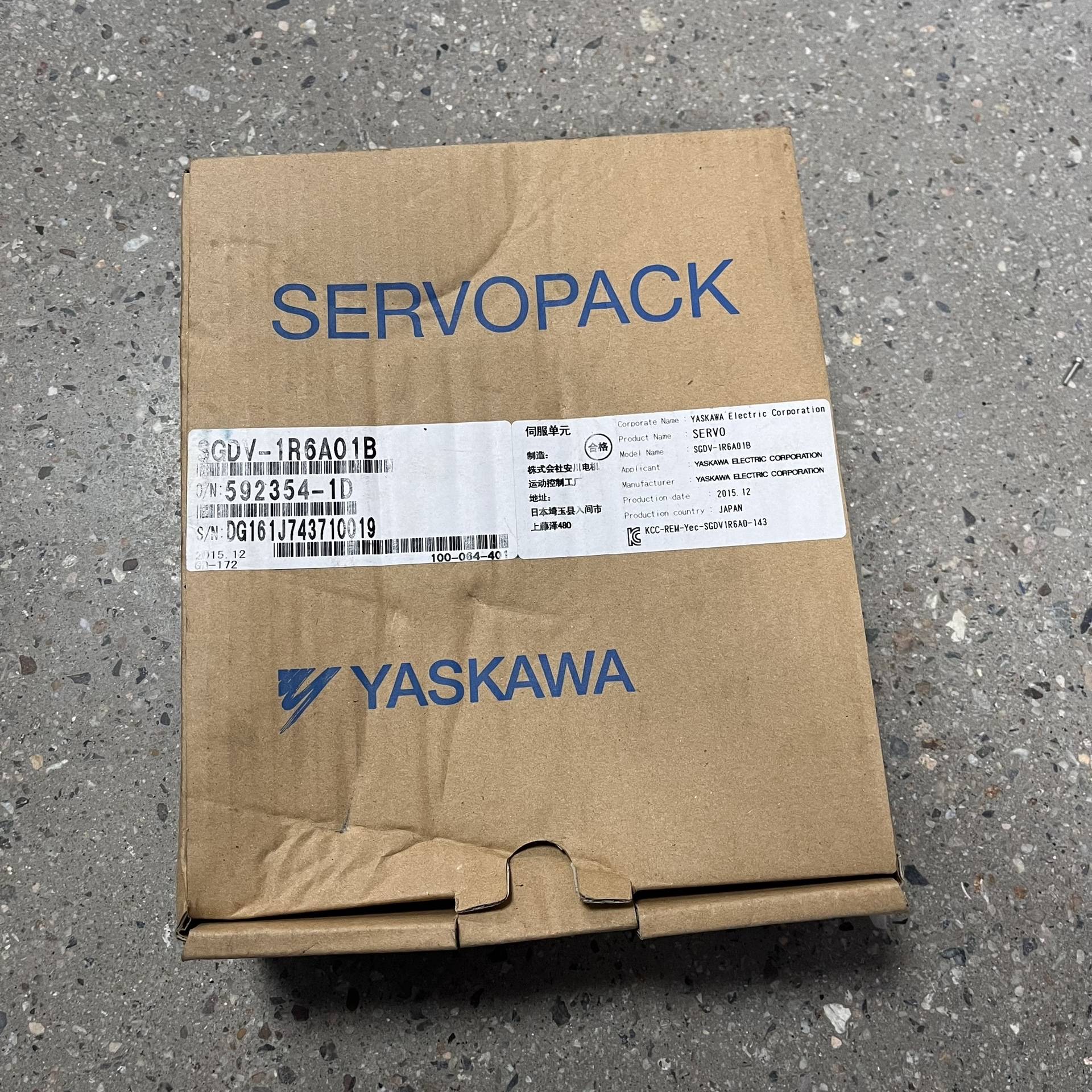 议价SGDV-1R6A01A/R90A01B安川全新驱动器SGM适用