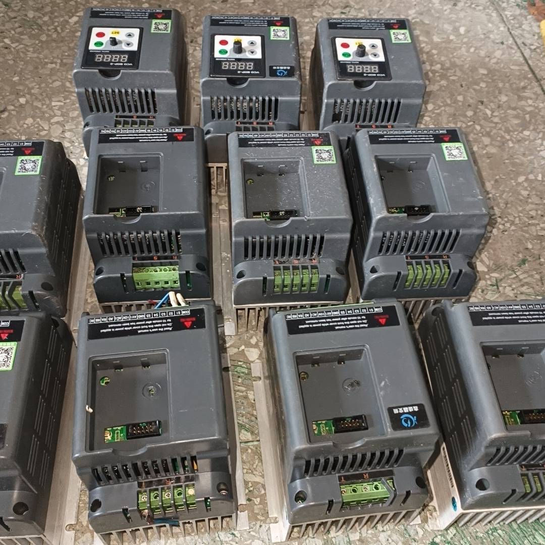 议价鑫盛达1.5KW变频器 型号 :XSD350-1.5G3适用