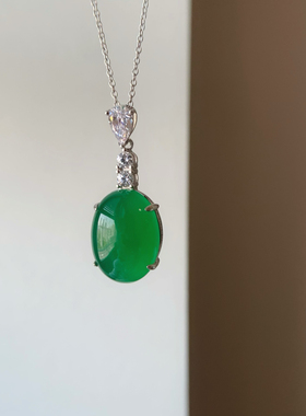 通体925纯银显肤白绿玉髓大鸽子蛋阳绿 短款项链