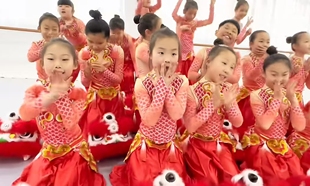 福娃闹春演出服新款龙服春晚舞龙开场歌舞男女秧歌服长袖龙腾鼓舞