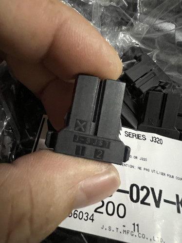 F32FSS-02V-KX 原装正品日本JST连接器护套胶壳 SF3F-71GF-P2.0针
